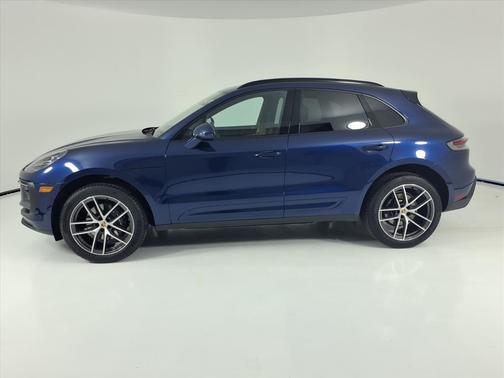 2023 Porsche Macan Base