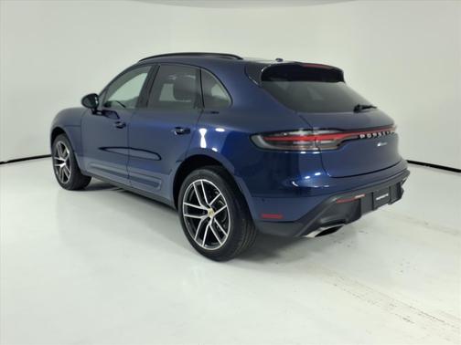 2023 Porsche Macan Base