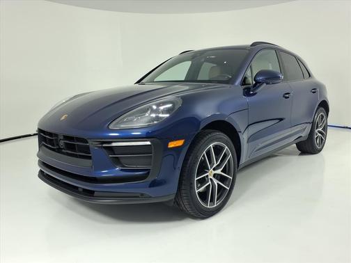2023 Porsche Macan Base