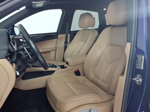 2023 Porsche Macan Base