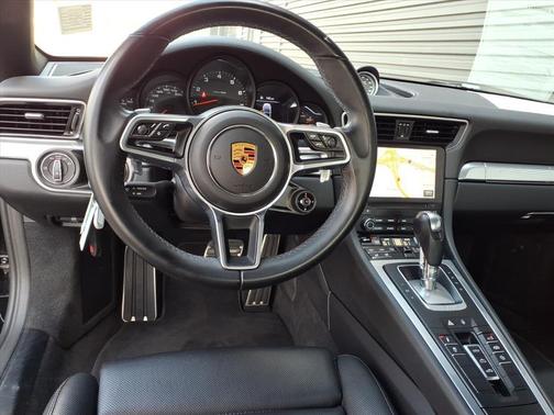 2017 Porsche 911 Carrera