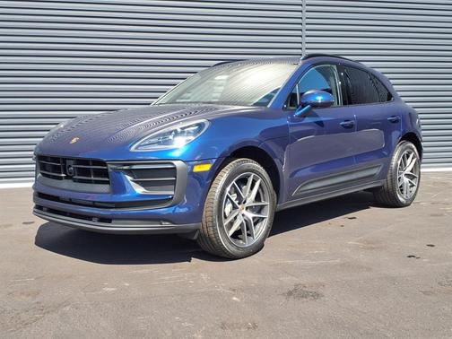 2025 Porsche Macan Base