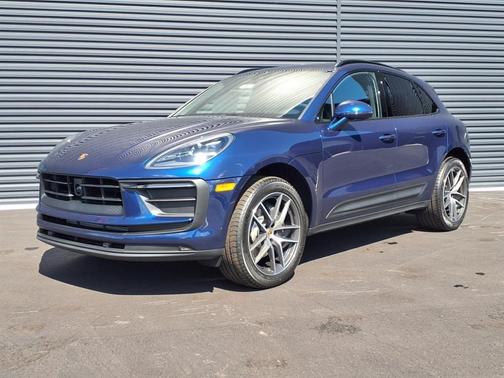 2025 Porsche Macan Base