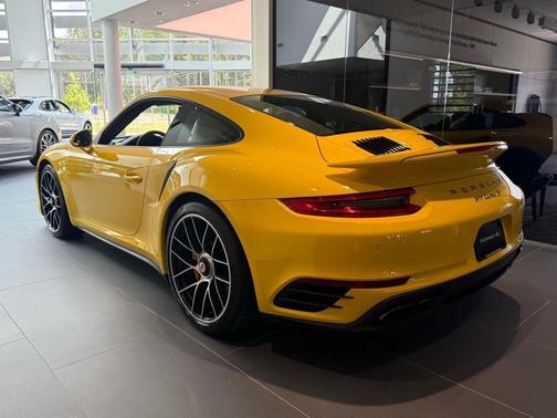 2019 Porsche 911 Turbo S