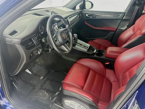 2024 Porsche Macan T