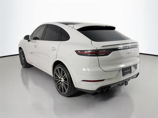 2022 Porsche Cayenne Platinum Edition