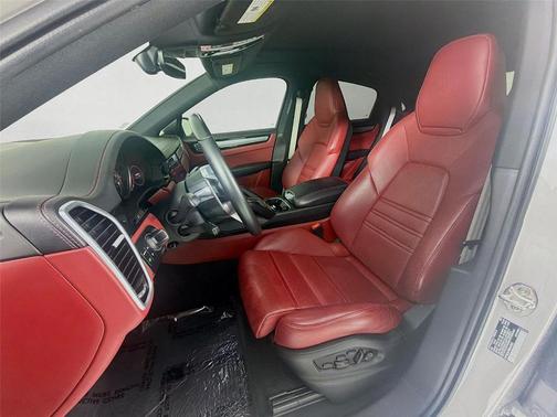 2022 Porsche Cayenne Platinum Edition