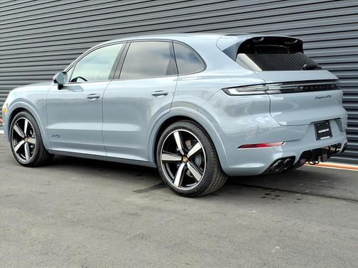 2026 Porsche Cayenne GTS