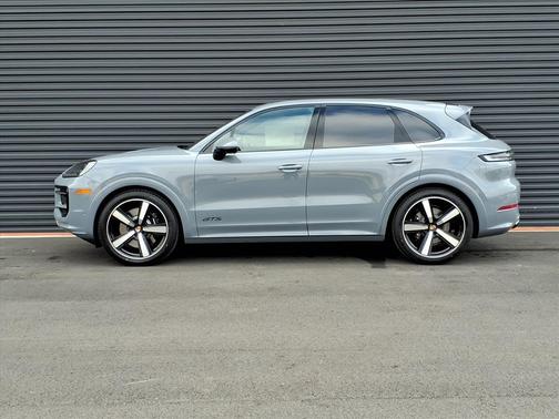 2026 Porsche Cayenne GTS