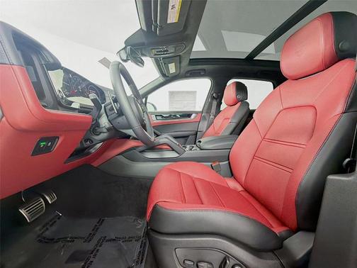 2026 Porsche Cayenne GTS