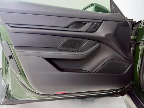 2025 Porsche Taycan 4