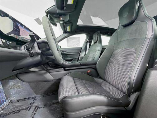 2025 Porsche Taycan 4