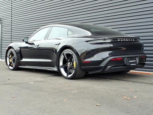 2020 Porsche Taycan Turbo S