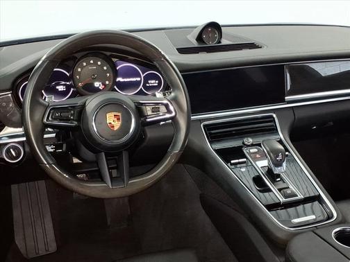 2022 Porsche Panamera Platinum Edition