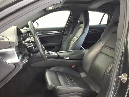 2022 Porsche Panamera Platinum Edition