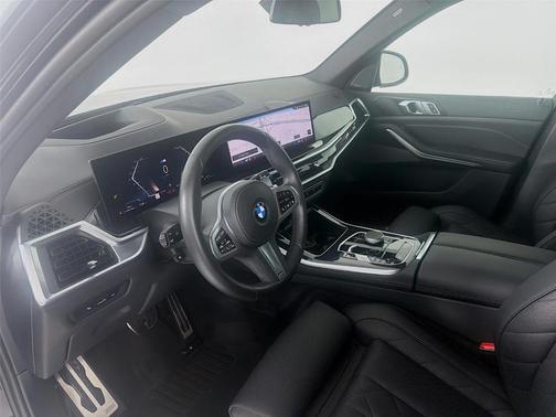 Black Sapphire Metallic 2024 BMW X5 xDrive40i