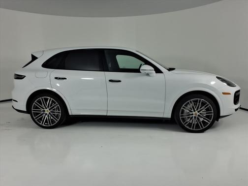 2022 Porsche Cayenne Turbo