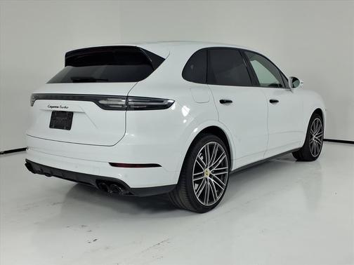 2022 Porsche Cayenne Turbo