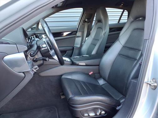 2019 Porsche Panamera Base