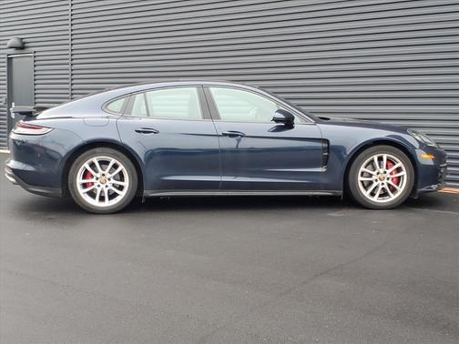 2023 Porsche Panamera 4S