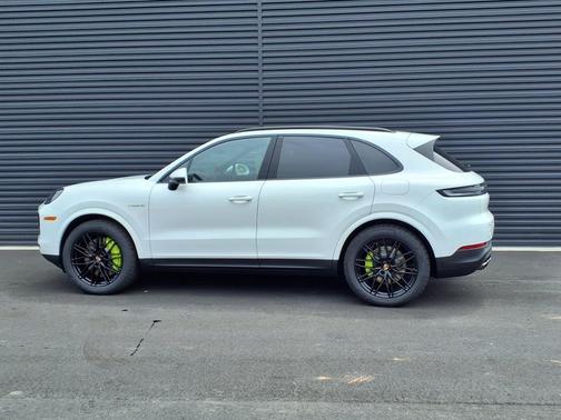 2025 Porsche Cayenne AWD
