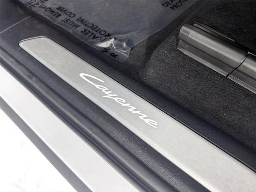 2025 Porsche Cayenne AWD