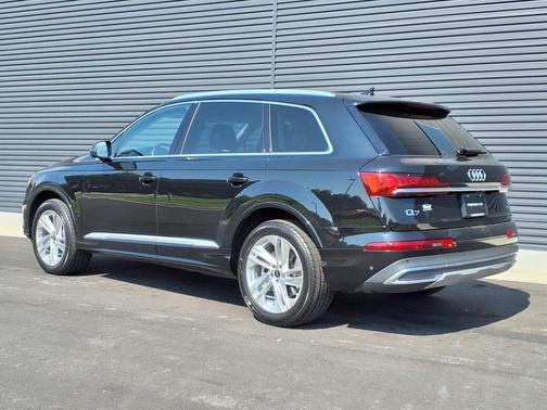 2024 Audi Q7 55 Premium Plus