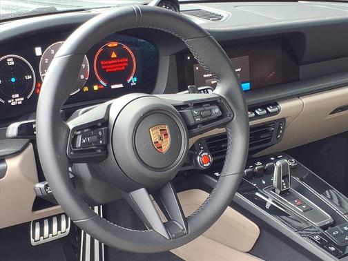 2025 Porsche 911 Carrera 4 GTS