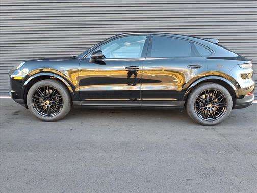 2025 Porsche Cayenne AWD