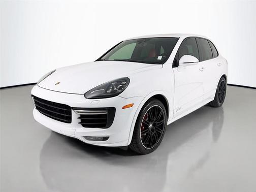 Carrara White Metallic 2016 Porsche Cayenne GTS