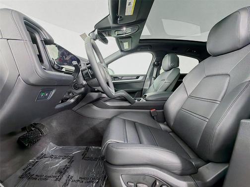 2025 Porsche Cayenne AWD
