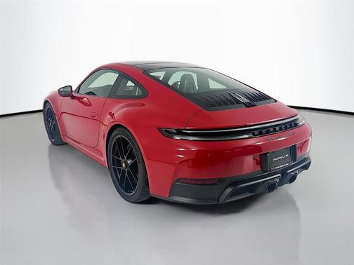 2025 Porsche 911 Carrera 4 GTS