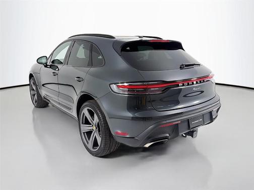 2025 Porsche Macan 