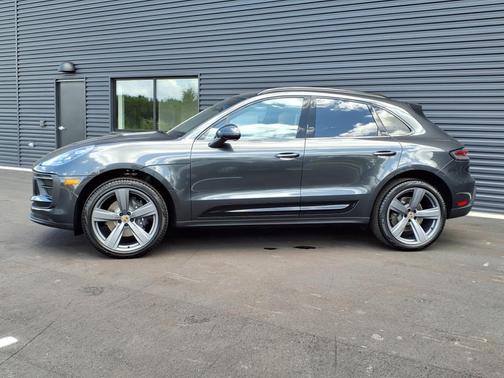 2025 Porsche Macan 