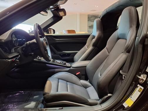 2023 Porsche 911 4 GTS