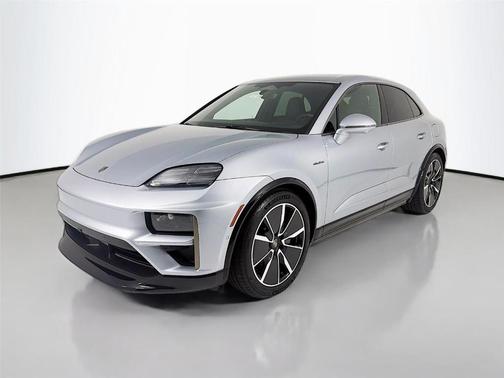 2025 Porsche Macan Turbo