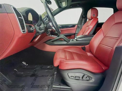 2023 Porsche Cayenne 