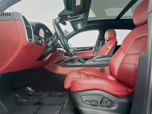 2023 Porsche Cayenne 