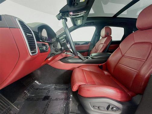 2023 Porsche Cayenne 