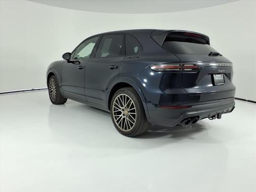 2023 Porsche Cayenne Platinum Edition