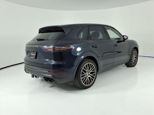 2023 Porsche Cayenne Platinum Edition