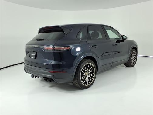 2023 Porsche Cayenne Platinum Edition