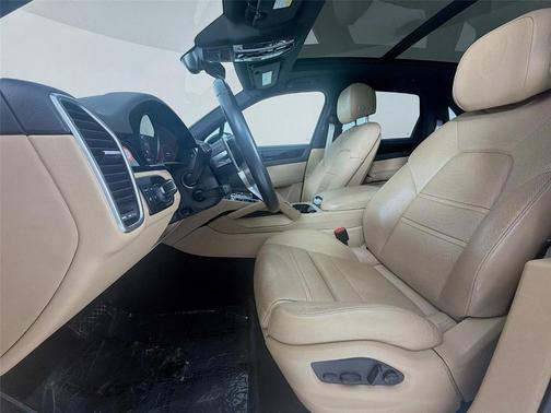 2023 Porsche Cayenne Platinum Edition