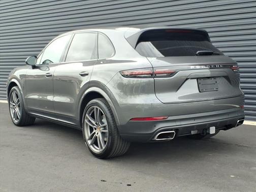 2023 Porsche Cayenne Platinum Edition