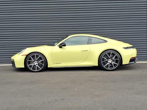 2025 Porsche 911 Carrera 4 GTS