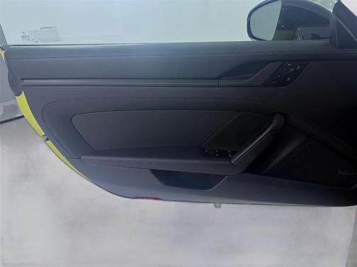 2025 Porsche 911 Carrera 4 GTS