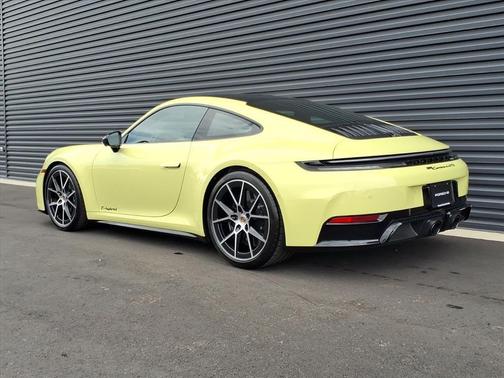 2025 Porsche 911 Carrera 4 GTS