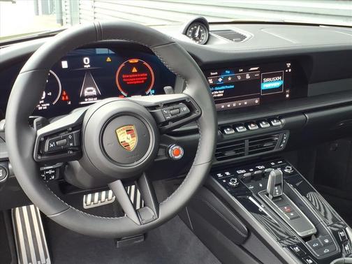 2025 Porsche 911 Carrera 4 GTS