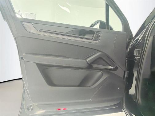 2026 Porsche Cayenne GTS