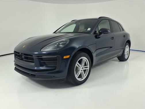 2023 Porsche Macan Base